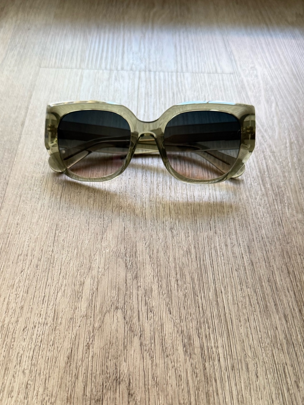 quay australia busy busy green oversized geometric square sunglasses eyewear NEW